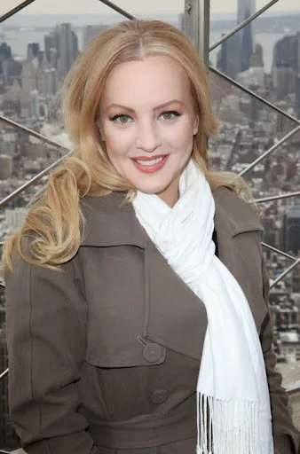 Wendi McLendon Covey Hot Sexy Bikini Pictures