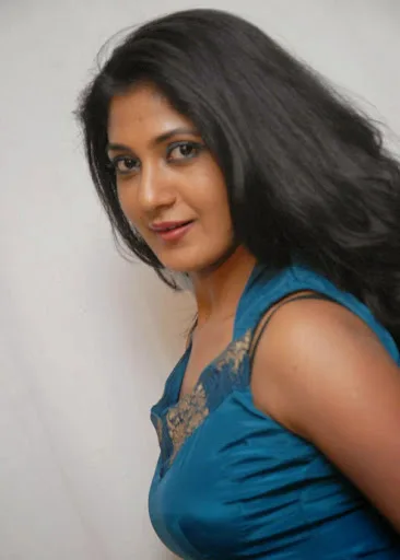 Yagna-Shetty-Hot-Bikini-Wallpapers