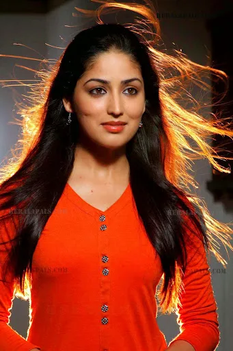 Yami Gautam Hot Sexy Bikini Bra Image