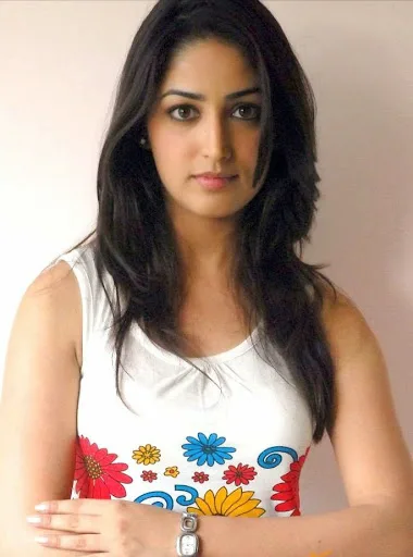 Yami Gautam Ho Sexy Bikini Bra Images