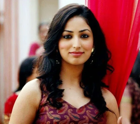 Yami Gautam Hot Sexy Bikini Bra Pictures
