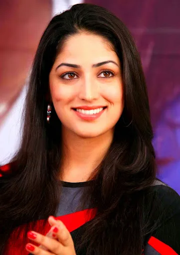 Yami Gautam Hot Sexy Bikini Bra Photo