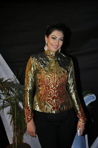 Yukta-Mookhey-Hot-Bikini-Stills