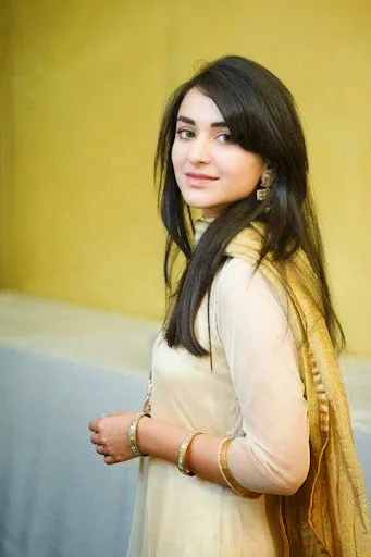 Yumna Zaidi Hot Sexy Bikini Photos