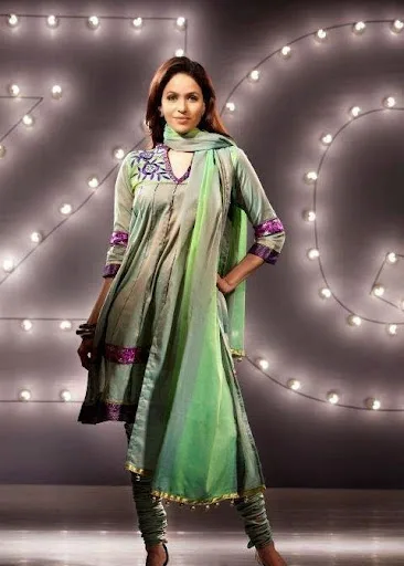 Zainub Qayyum Hot Sexy Bikini Stills