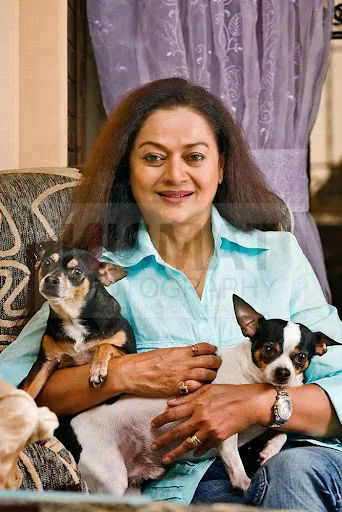 Zarina Wahab Hot Sexy Bikini Still