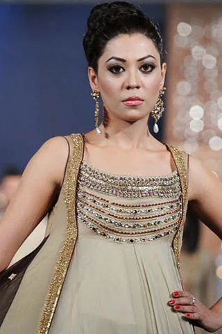 Zeba Ali Hot Sexy Bikini Wallpapers