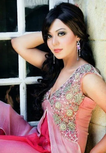 Zeba Ali Hot Sexy Bikini Images