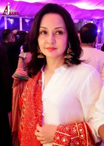 Zeba Bakhtiar Hot Sexy Bikini Stills