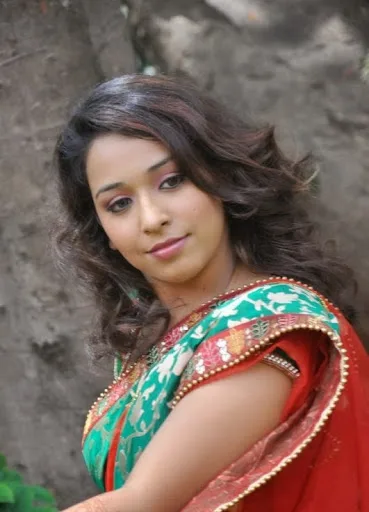 Zeba Hot Sexy Bikini Photo