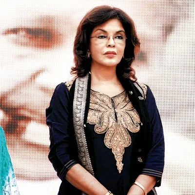 Zeenat-Aman-Hot-Bikini-Stills