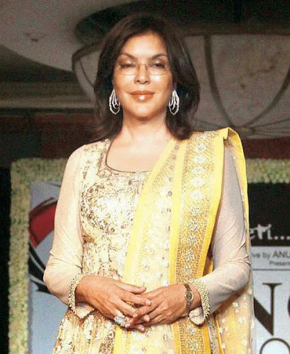 Zeenat-Aman-Hot-Bikini-Photo