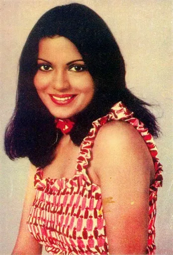Zeenat-Aman-Hot-Bikini-Still